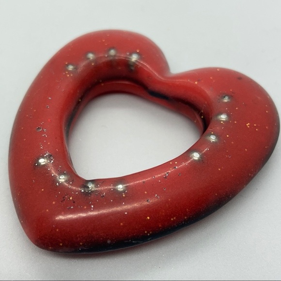 “Heart Rise” Vessel Heart Talisman - Picture 6 of 15